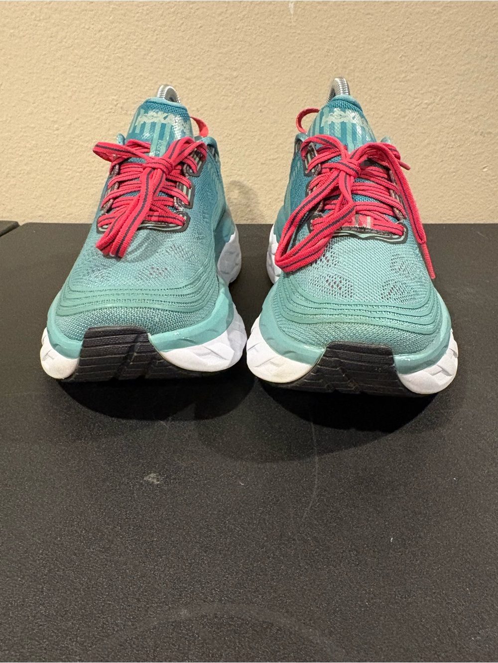 Hoka One One Bondi 6 Shoes Womens Size 6.5 Teal Green Pink White Fast Shipping - Picture 9 of 9